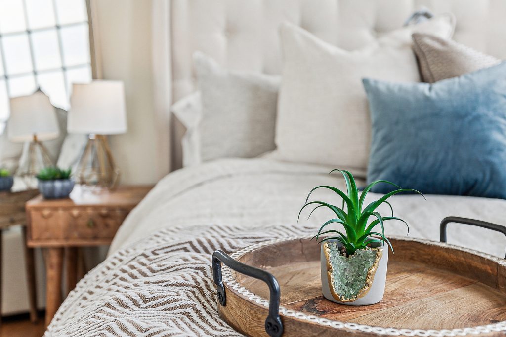 Cozy bedding mid term rental New Orleans