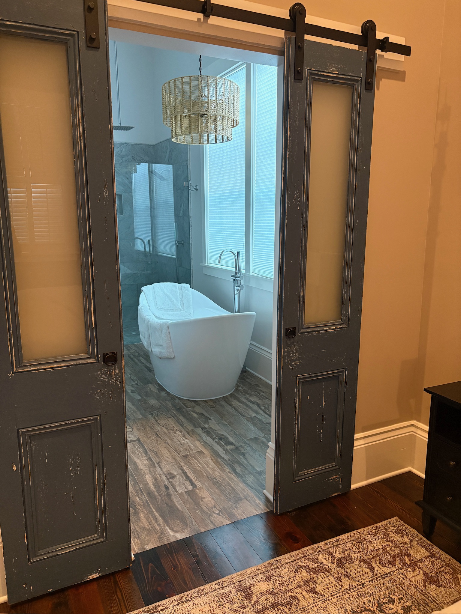 Irish Channel 2 Bedroom Home with Yard