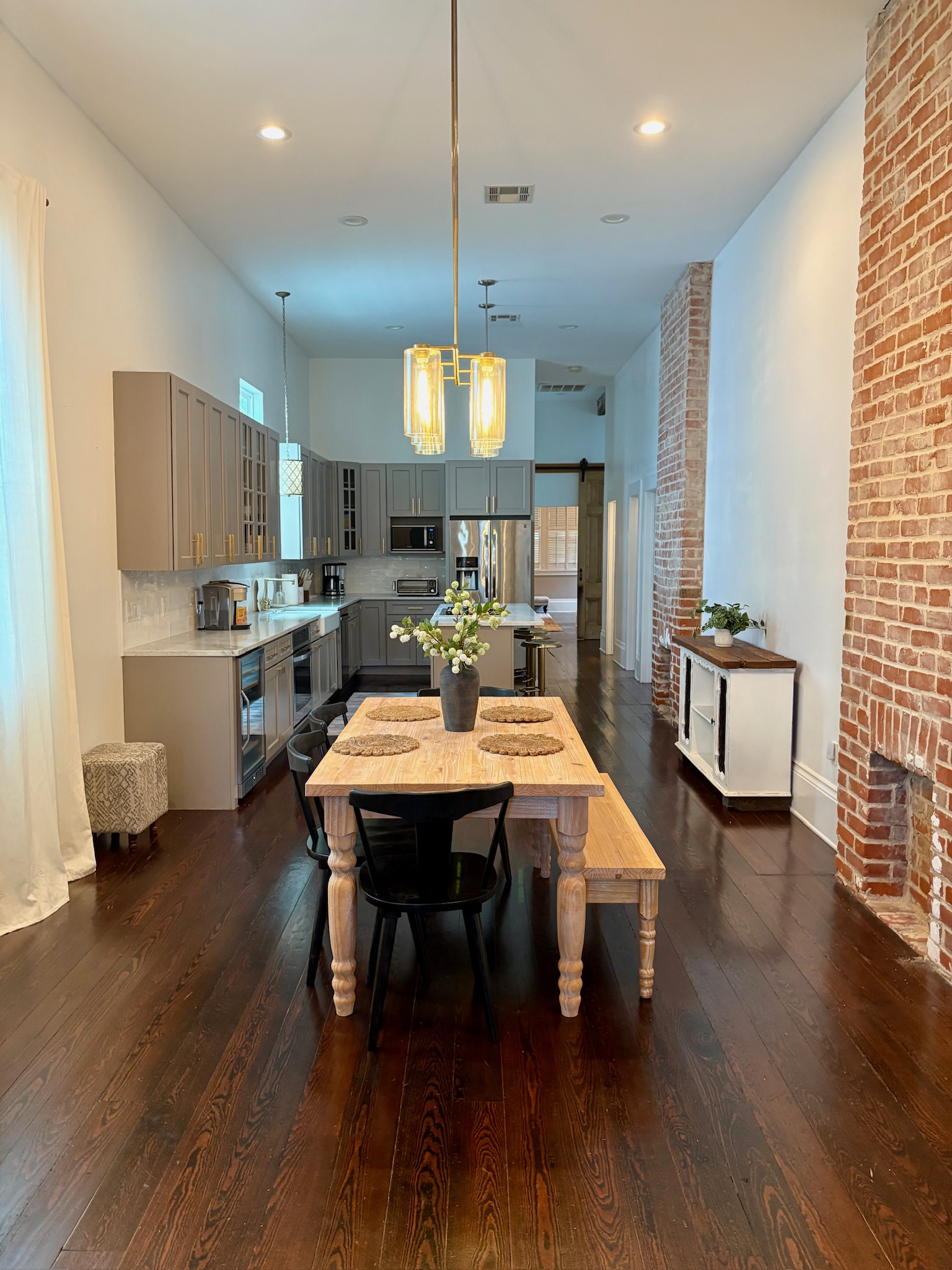 Irish Channel 2 Bedroom Home with Yard